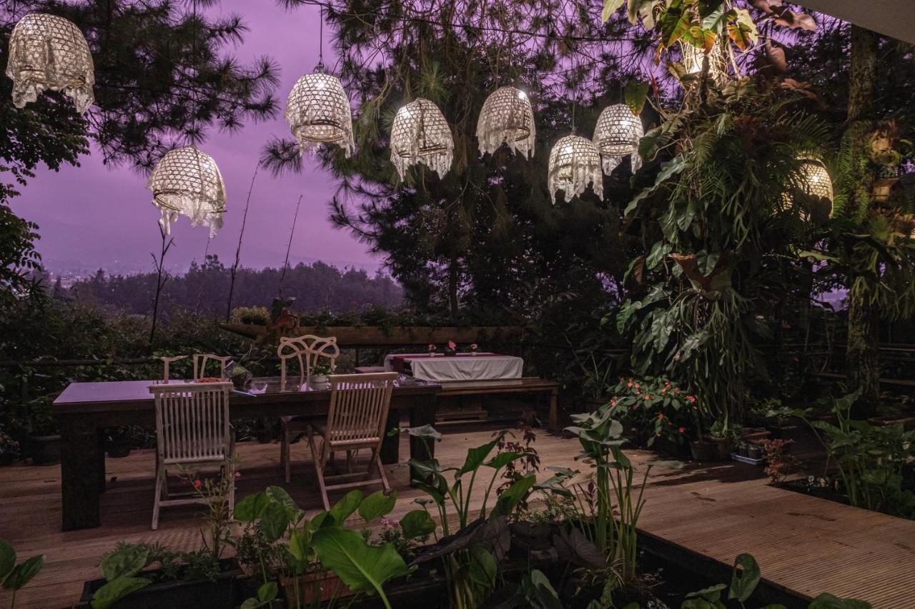 Ruth'S Bed & Breakfast Lembang Exterior foto